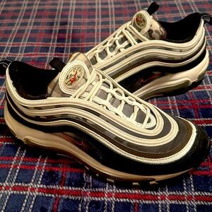 I’m selling a pair of Nike Air Max 97 Remix is sneakers.